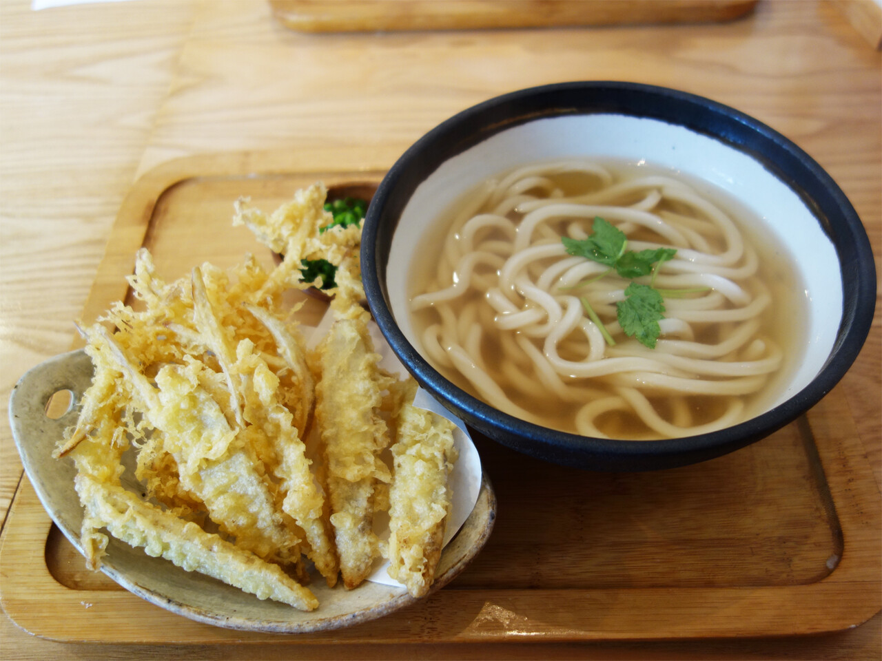 博多おんな節 福岡 自家製麺と天ぷらが美味い 六本松の人気うどん店 うどん日和 博多おんな節 福岡 自家製麺と天ぷらが美味い 六本松の人気うどん店 うどん日和