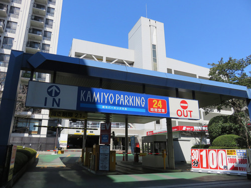 23駐車場