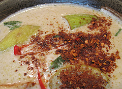 料理:グリーンカレーに粉唐辛子@タイ料理オシャ・大橋