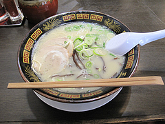 8ランチ:やる氣ラーメン500円@ラーメン博多三氣・福大通り片江店
