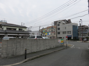 11駐車場40分200円@オカノカリー