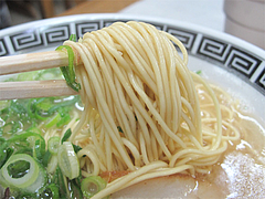 料理:とん吉ラーメン麺@ラーメン居酒屋赤のれん&とん吉・箱崎