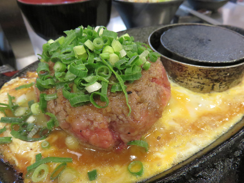 博多おんな節 福岡 外国人観光客が行列する肉名所 極味や 福岡パルコ店