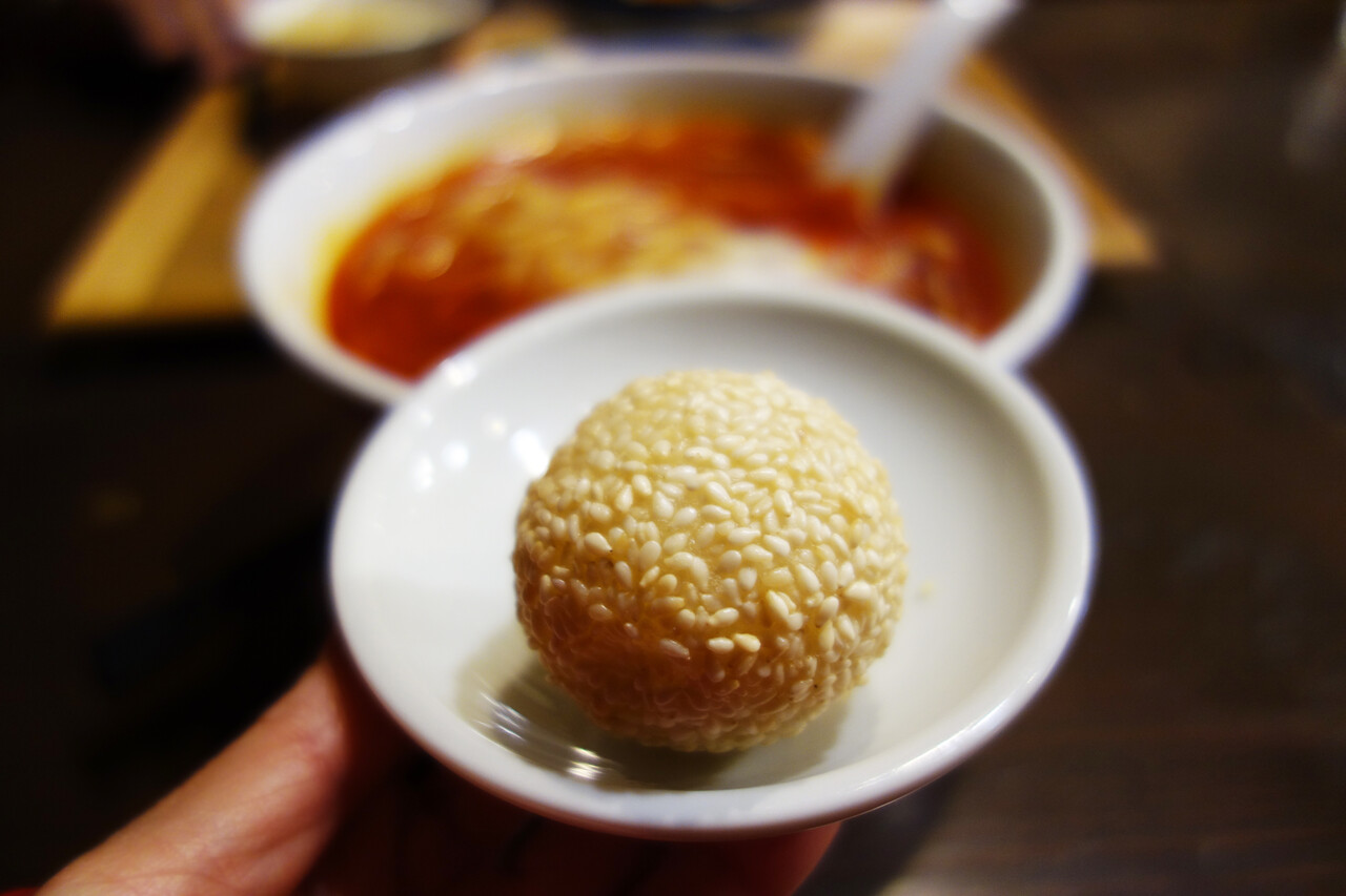 博多おんな節 福岡 キャナル近くの中華 ルーローカリー飯定食 紅玉辣湯麺 杏仁坊主 博多おんな節 福岡 キャナル近くの中華 ルーローカリー飯定食 紅玉辣湯麺 杏仁坊主