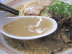 料理:ラーメン豚骨スープ@博多・一楽ラーメン