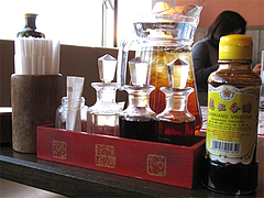店内:テーブル席卓上@頤和園(いわえん)・大博多ビル店