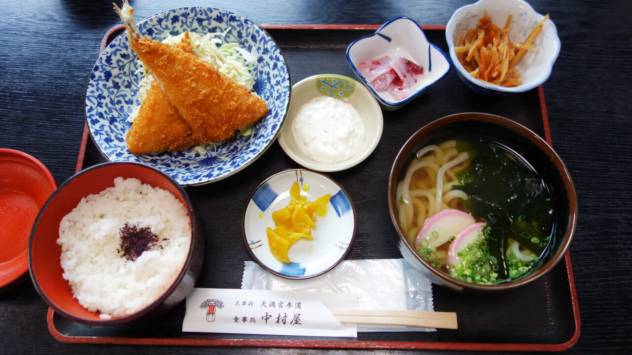 博多おんな節 福岡 太宰府天満宮参道のお食事処でランチ 梅が枝餅 中村屋 博多おんな節 福岡 太宰府天満宮参道のお食事処でランチ 梅が枝餅 中村屋