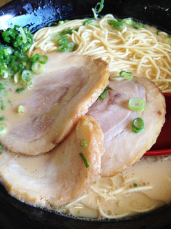 10トンコツラーメンチャーシュー@金太郎ラーメン