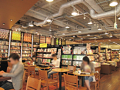 6店内:本屋で座り読み@スターバックス・TSUTAYA(ツタヤ)福岡天神店