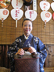 4店内:待ち@京寿司ランチ・祇園いづ重