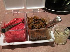 店内:卓上のトッピング@黒龍らーめん・博多区千代