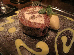 料理:ラフランスのキャラメルロールケーキ@Le grenier de Goh(Gohの屋根裏部屋)