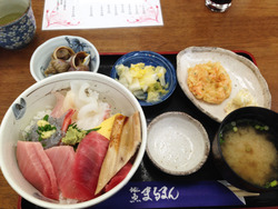 4中トロ海鮮丼@地魚まるまん