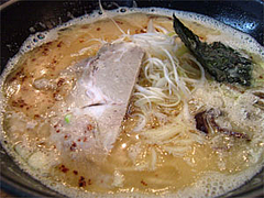 とんこつラーメン@麺劇場-玄瑛