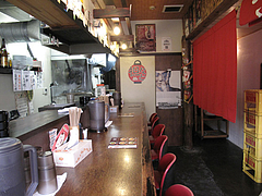 店内:カウンター8席@六本もつ・担々と・六本松