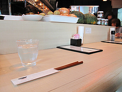 4店内:カウンター席@チャンポン専門店・ヌードルキッチン・ウツツヤ(現屋)・天神ビブレ