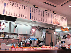 4店内:天ぷら惣菜コーナー@つるまる饂飩・福岡天神店