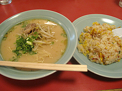 ランチ:ラーメン・焼メシセット650円@中華しんちゃん・天神