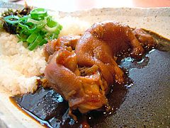 博多伽哩堂の豚足黒カレー
