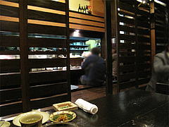 店内:カウンターとテーブル@平・大手門