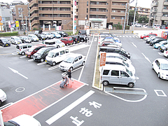 外観:駐車場@ベビーフェイスプラネッツ・パセオ野間大池店
