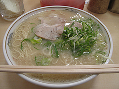 料理:ラーメン400円@元祖長浜ラーメン・ぶんりゅう
