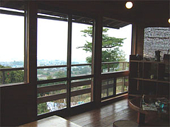 みのう山荘の休憩室からの眺め