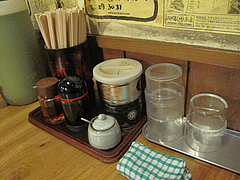 6店内:卓上@博多そば・鈴木商店・赤坂
