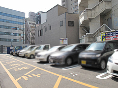 23外観:駐車場昼40分100円@うら本・赤坂・警固