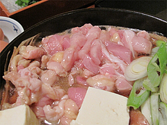 料理:地鶏鍋アップのアップ@湯の岳庵・亀の井別荘