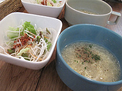 5店内:スープとサラダ@サンディッシュ・カフェ・美野島