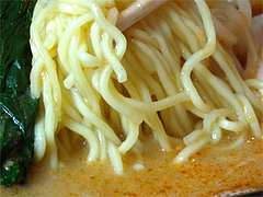 赤坦々の麺@らーめん雷蔵・博多区諸岡