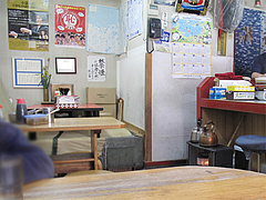 6店内:小上がり@ニチイのラーメン屋・味一番・西新・藤崎