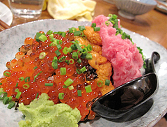 料理:のっけ飯(ウニ・イクラ・ネギトロ・山芋)@大衆居酒屋・気晴れ屋