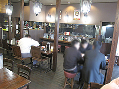 店内:テーブル席@味千拉麺・福岡東店・楽一街道箱崎店