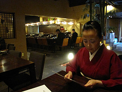 7店内:テーブル席座る@ラーメン居酒屋・長浜将軍・門