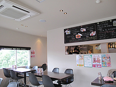 4店内:明るい@ドッグカフェレストラン・ワンパーク大濠店