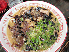料理:黒ラーメン550円@琉王・ラーメン・大橋
