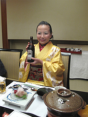 4店内:ビールで乾杯@観山荘別館・小倉・料亭