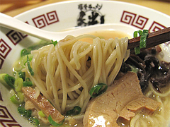 博多新風・豚骨ラーメン絆のラーメン麺カタ@ラースタナイト・フクオカナウ・キャナルシティ博多