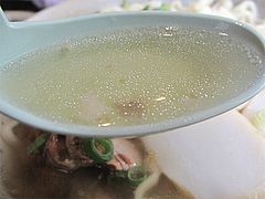 料理:沖縄そばのスープ@結の懸け橋・平尾
