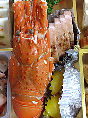 料理:焼ロブスター・ジャンボ八幡巻・栗きんとん・チーズ@2011セントラルホテル福岡お節(おせち)・二の重