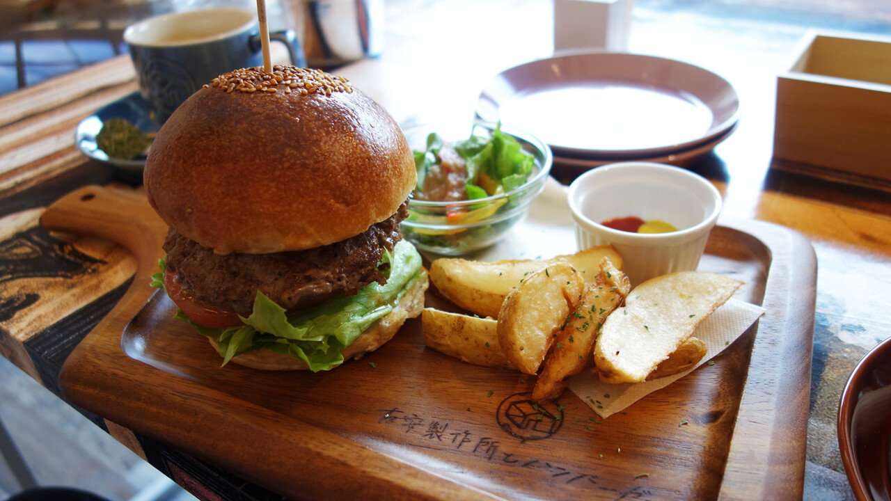 博多おんな節 福岡 中洲川端エリア インテリアショップ カフェでランチ 友安製作所とハンバーガー 福岡博多店 博多おんな節 福岡 中洲川端エリア インテリアショップ カフェでランチ 友安製作所とハンバーガー 福岡博多店