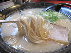 11ランチ:豚骨ラーメン麺@麺や・金の豚・ラーメン・野方