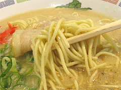 料理:ラーメンの麺@博多ラーメンはかたや川端店