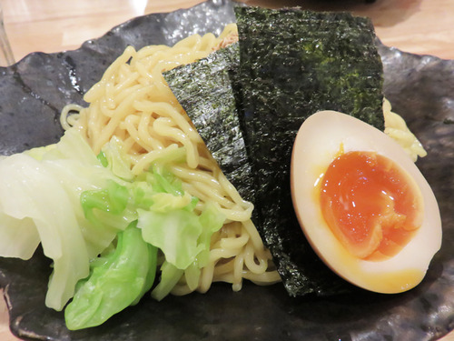 7魚介系和風もつつけ麺