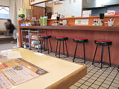 店内:カウンター席@ラーメン・かなで食堂・春日