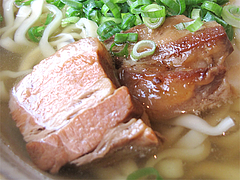 料理:沖縄そばのラフティ(豚三枚肉)@結の懸け橋・平尾