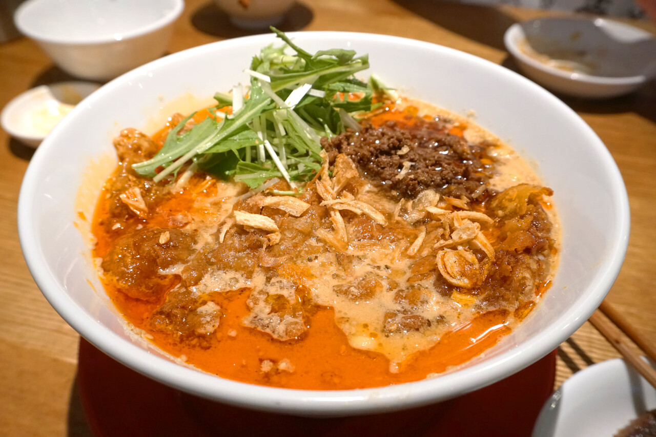 博多おんな節 福岡 排骨担々麺 博多華味鳥の塩ラーメン 水餃子と胡椒シュウマイの二兎