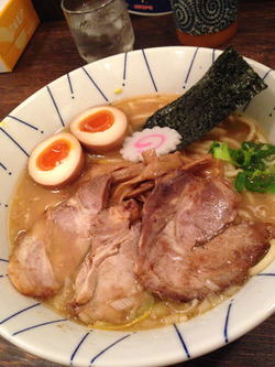 9得中華そば890円@麺恋処き楽